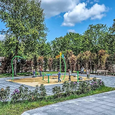 Отель In Near Forest Water 2*